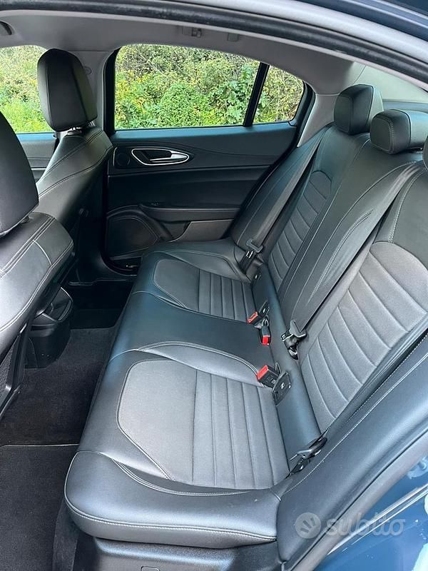 Usata Alfa Romeo Giulia Super 150 CV (110 kW) 2018 Blu Berlina