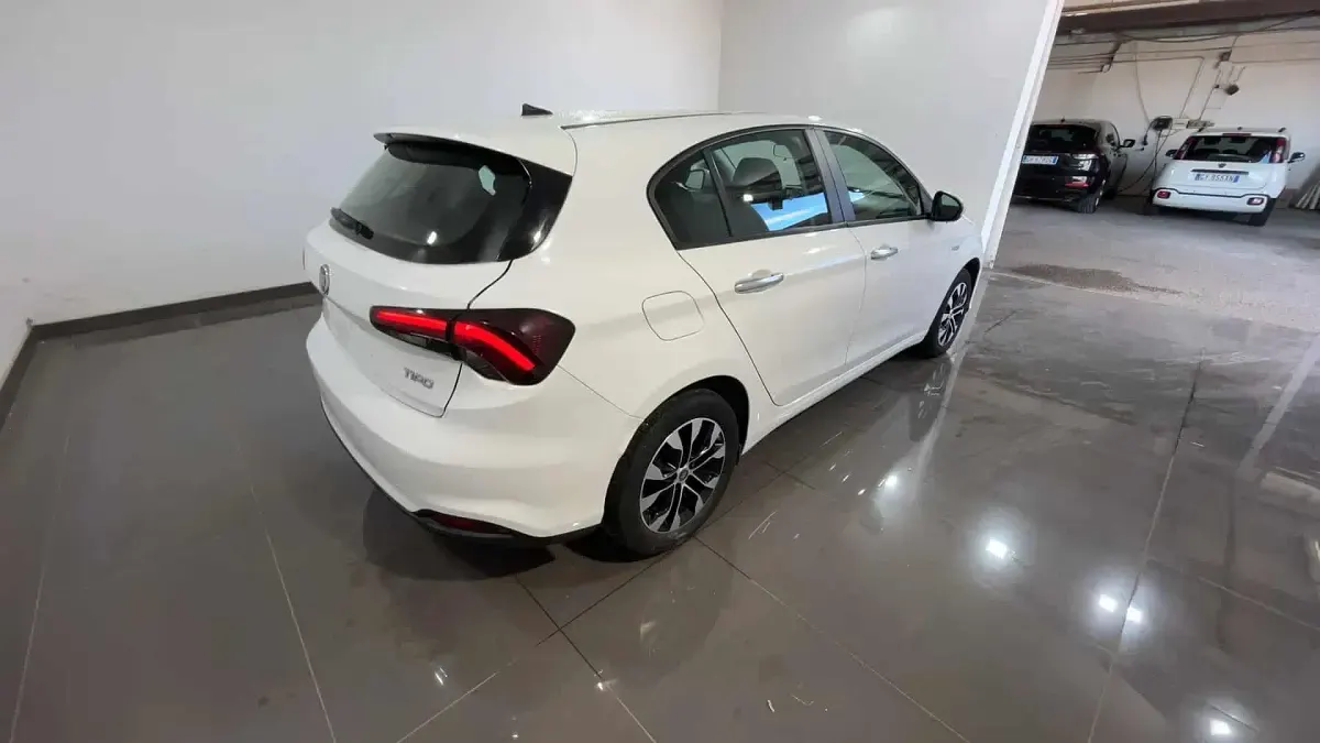 Usata Fiat Tipo City Life 101 CV (74 kW) 2023 Bianco Utilitaria