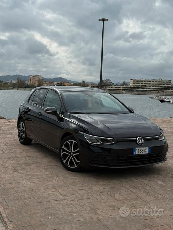 Usata VW Golf VIII 150 CV (110 kW) 2024 Nero Berlina