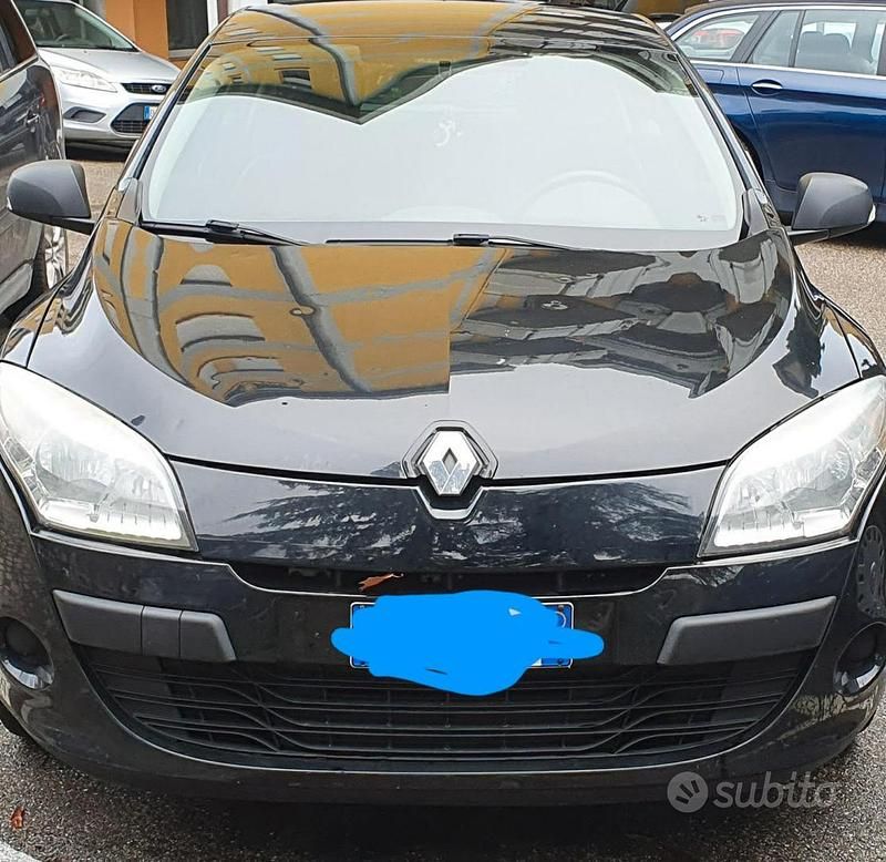 Nero Usata 2011 Renault Mégane Tre volumi | 1700 € - Immagine 1/4