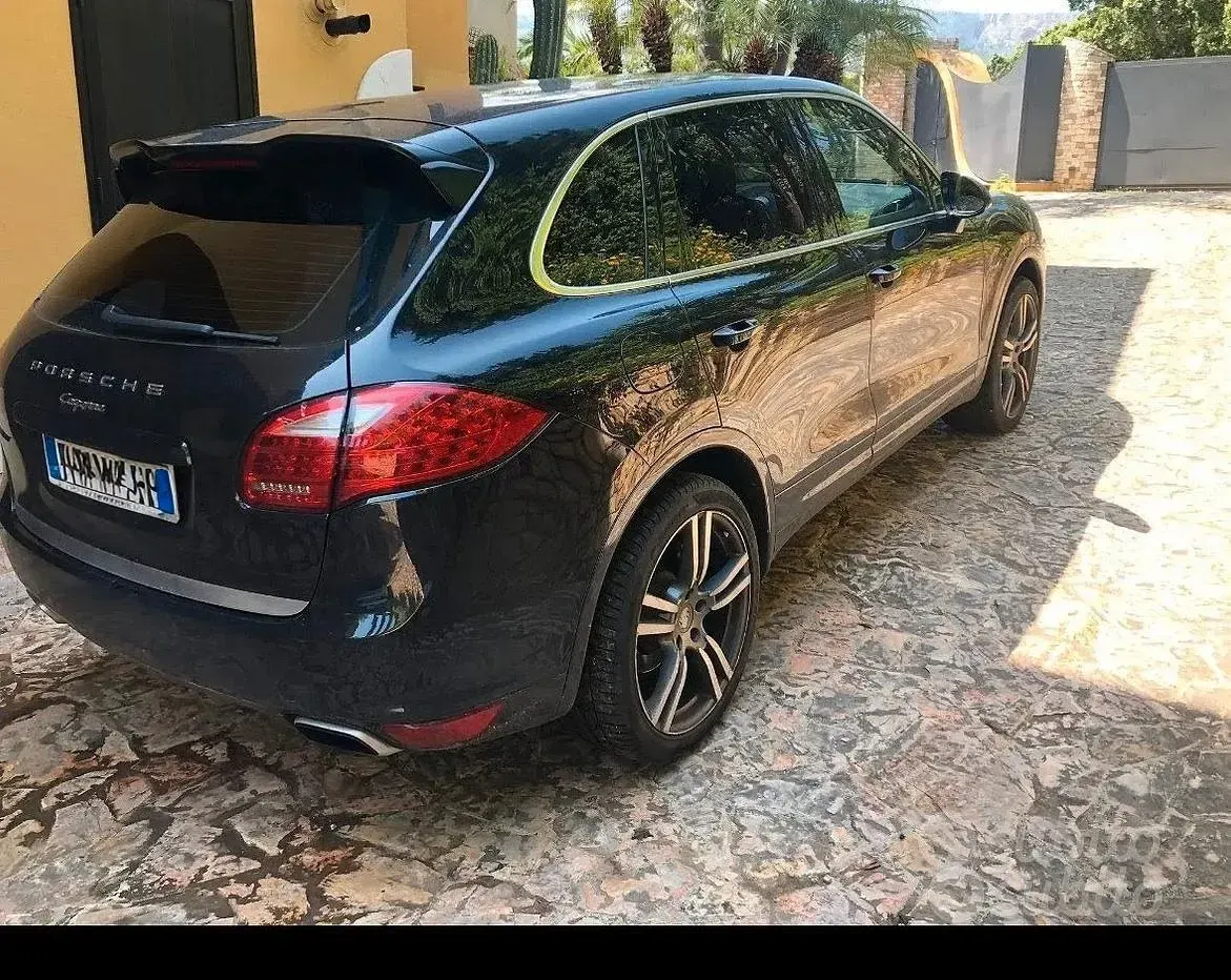 Usata Porsche Cayenne 245 CV (180 kW) 2013 Nero SUV