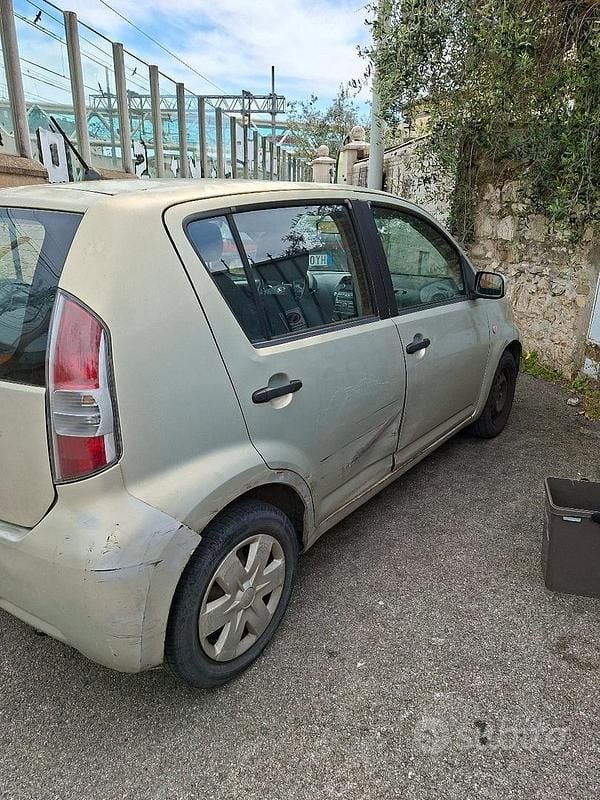 Usata Daihatsu Sirion 69 CV (50 kW) 2007 Utilitaria