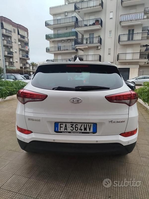 Usata Hyundai Tucson Xpossible 116 CV (85 kW) 2016 Bianco SUV