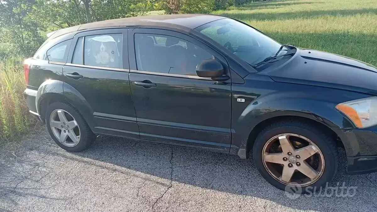 Usata Dodge Caliber 140 CV (102 kW) 2010 Nero Utilitaria