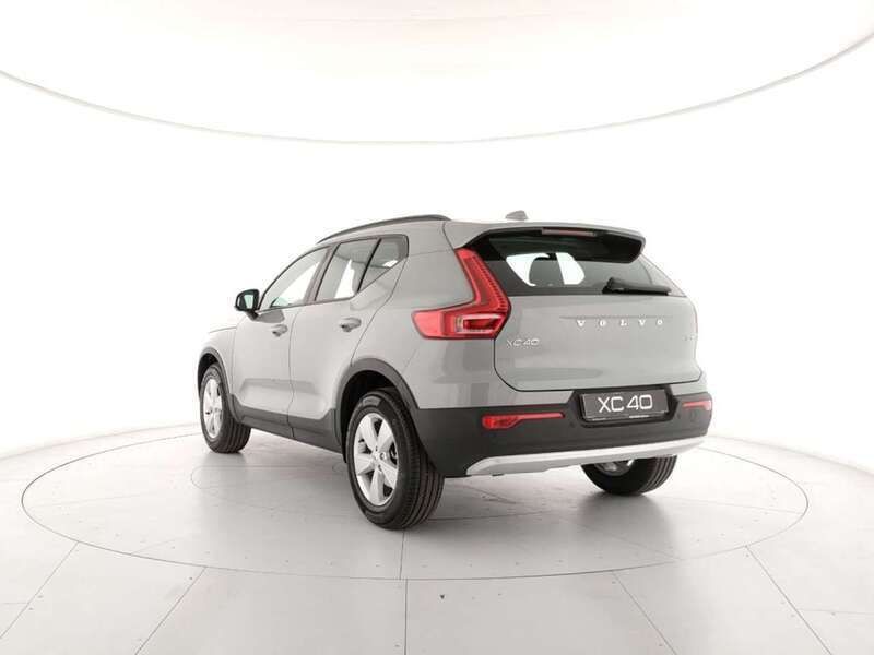 Nuova Volvo XC40 164 CV (120 kW) 2025 Vapour grey SUV