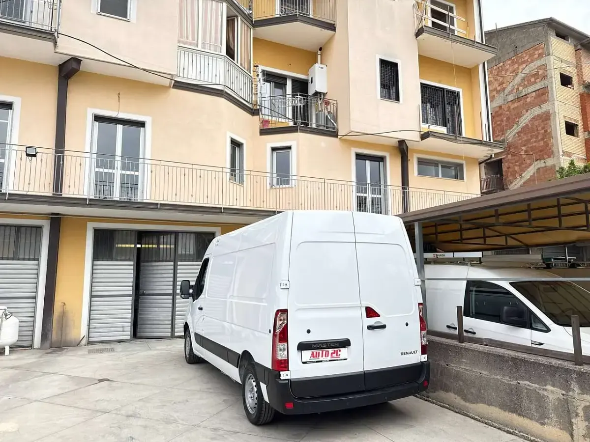 Usata Renault Master 145 CV (106 kW) 2019 Bianco Furgone