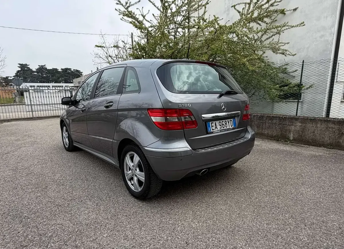 Usata Mercedes B180 Executive 109 CV (80 kW) 2010 Bronzo Monovolume