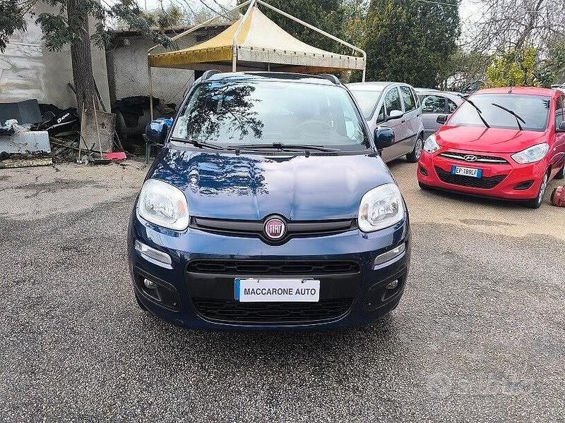 Usata Fiat Panda Lounge 80 CV (58 kW) 2014 Blu Utilitaria