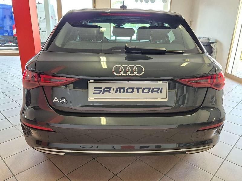 Usado Audi A3 Advanced 150 CV (110 kW) 2023 Gris Berlina