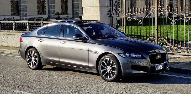 Usata Jaguar XF 241 CV (177 kW) 2017 Grigio Berlina