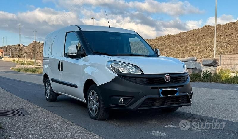Usata Fiat Doblò 105 CV (77 kW) 2015 Bianco Monovolume