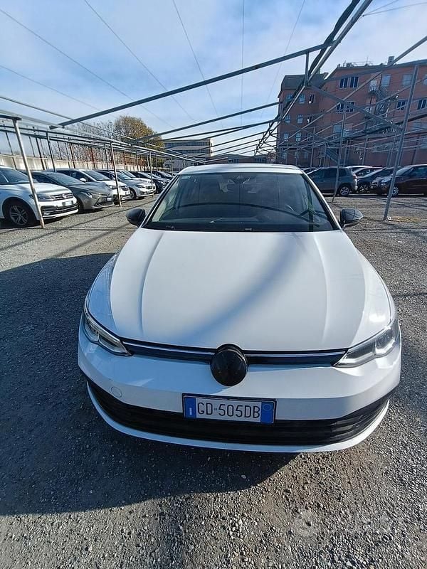 Bianco Usata 2020 VW Golf VIII R-line Tre volumi | 18.500 € (Super prezzo) - Immagine 1/4