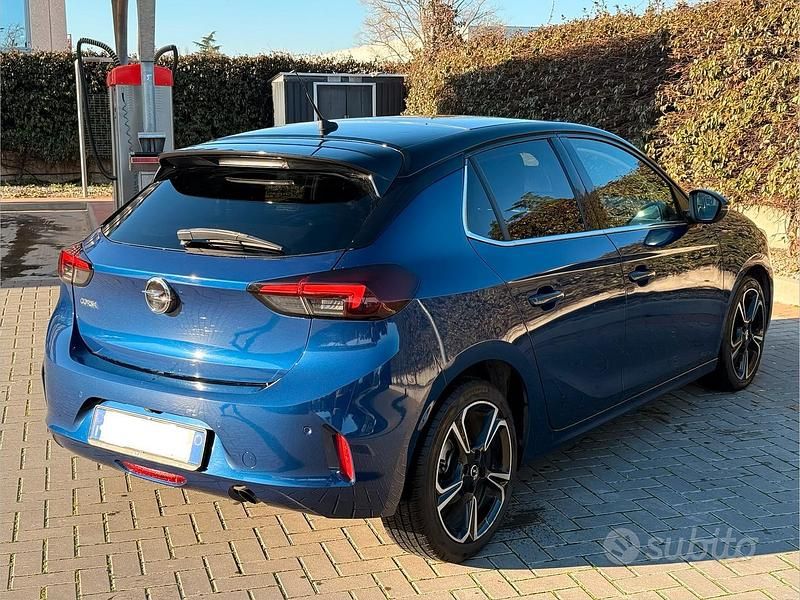 Usata Opel Corsa Elegance 101 CV (74 kW) 2021 Blu Berlina