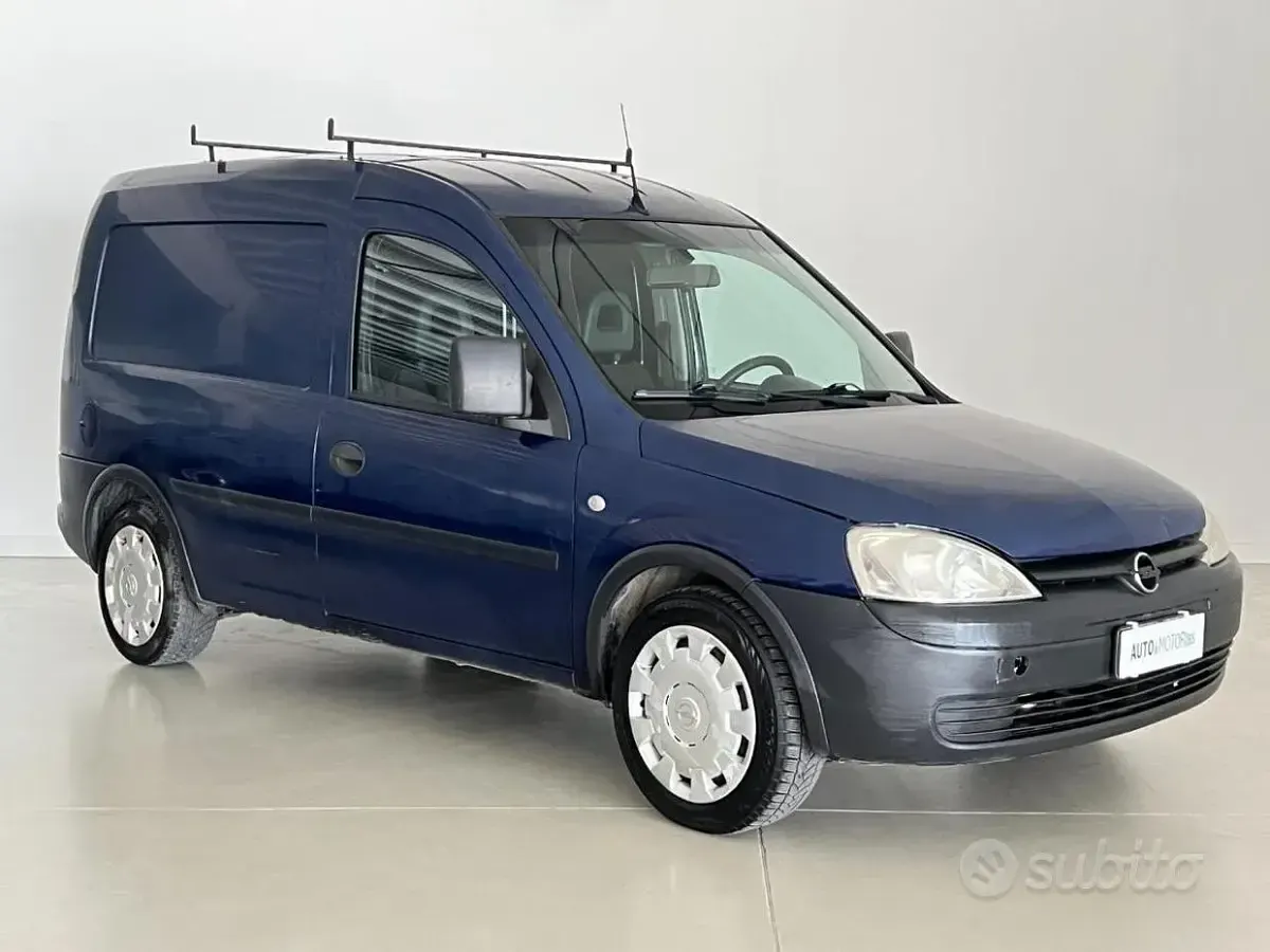 Usata Opel Combo 97 CV (71 kW) 2009 Blu Monovolume