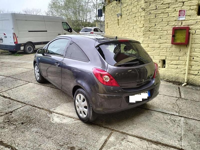 Usata Opel Corsa 75 CV (55 kW) 2011 Grigio Utilitaria