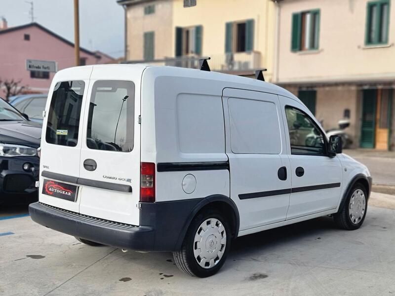 Usata Opel Combo 96 CV (70 kW) 2009 Bianco Monovolume