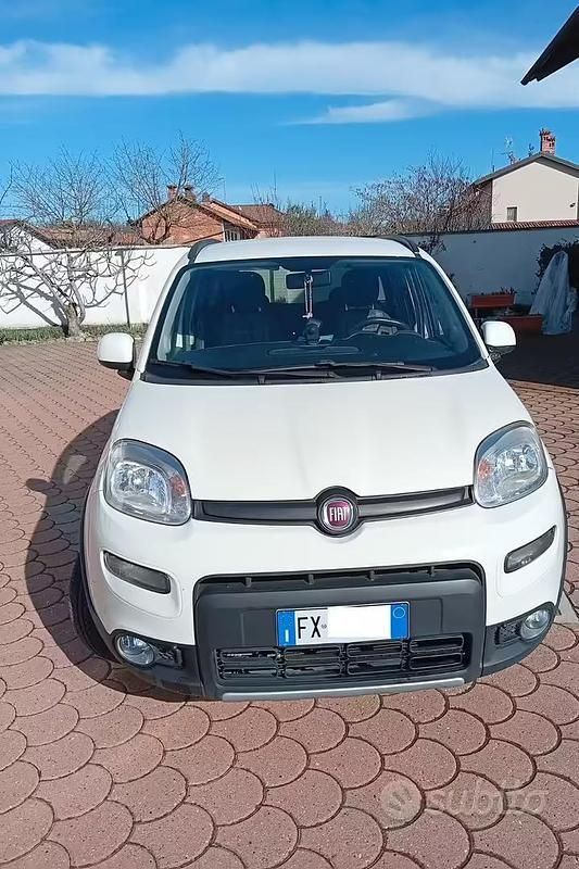 Usata Fiat Panda 4x4 85 CV (62 kW) 2019 Bianco Utilitaria