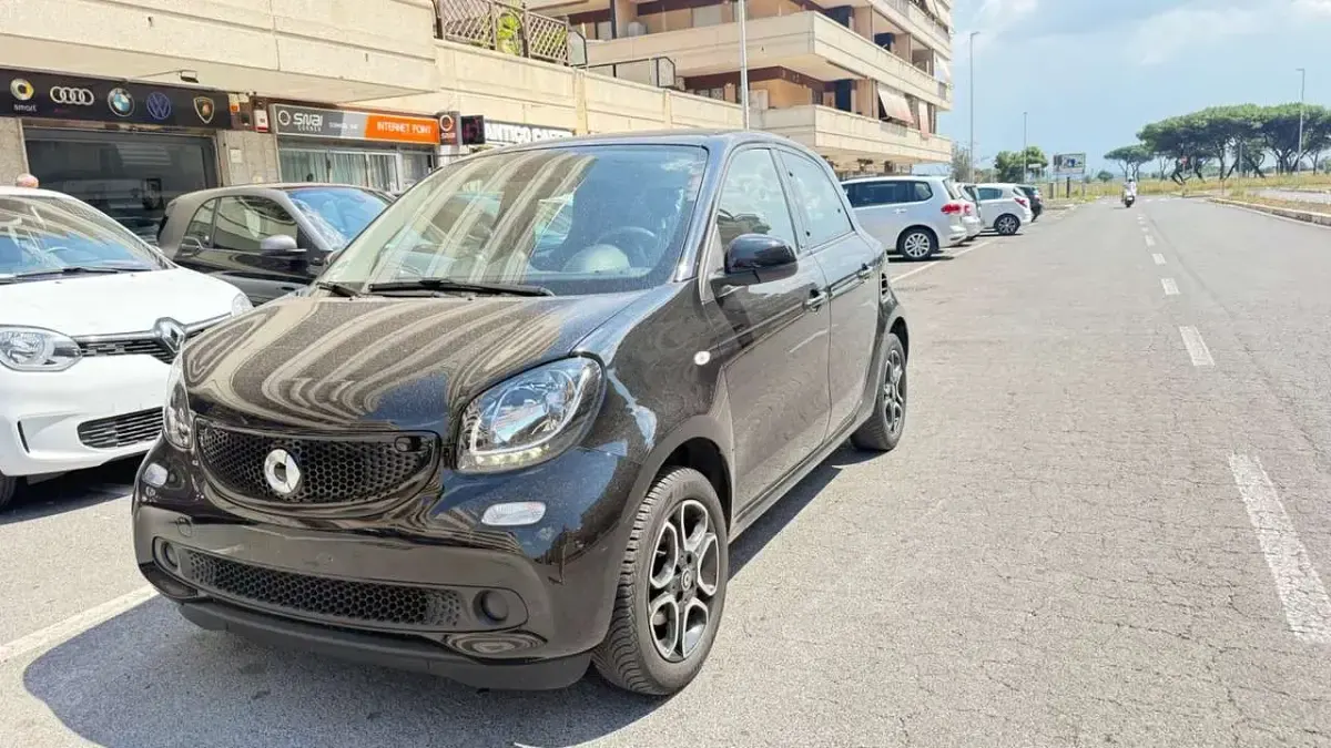 Usata Smart ForFour Prime 90 CV (66 kW) 2018 Nero Utilitaria