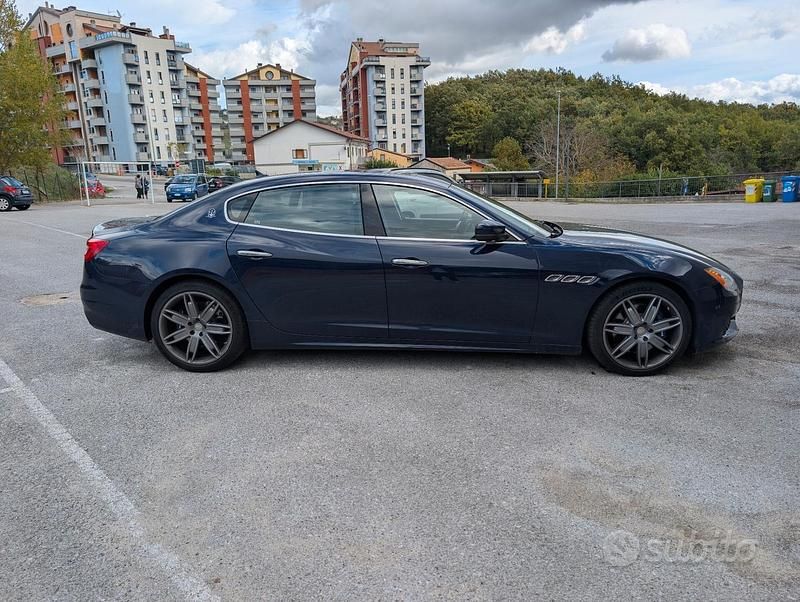 Usata Maserati Quattroporte GranLusso 275 CV (202 kW) 2016 Blu Berlina