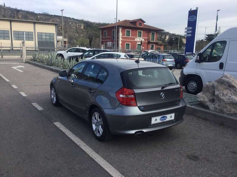 Usata BMW 120 Efficient Dynamics 177 CV (130 kW) 2010 Grigio Utilitaria
