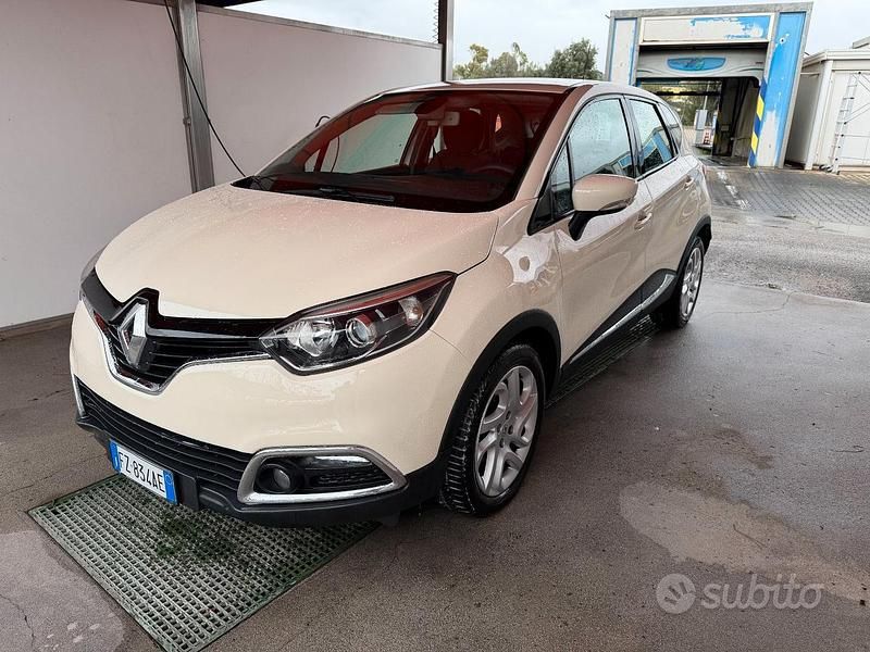 Usata Renault Captur 95 CV (69 kW) 2015 Marrone SUV