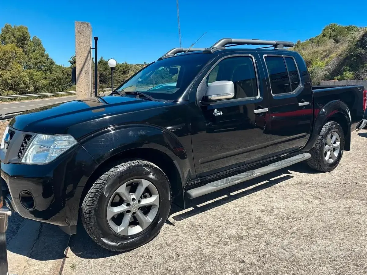Usata Nissan Navara 190 CV (139 kW) 2015 Nero Pick-up