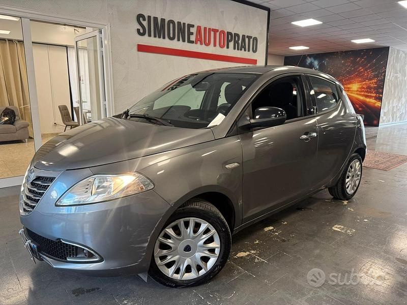 Usata Lancia Ypsilon Silver 69 CV (50 kW) 2013 Grigio Utilitaria