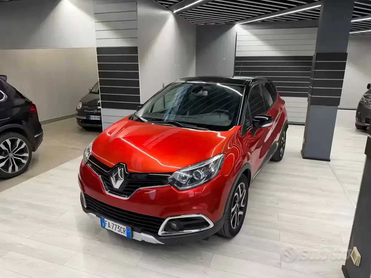 Usata Renault Captur 90 CV (66 kW) 2015 Arancione SUV
