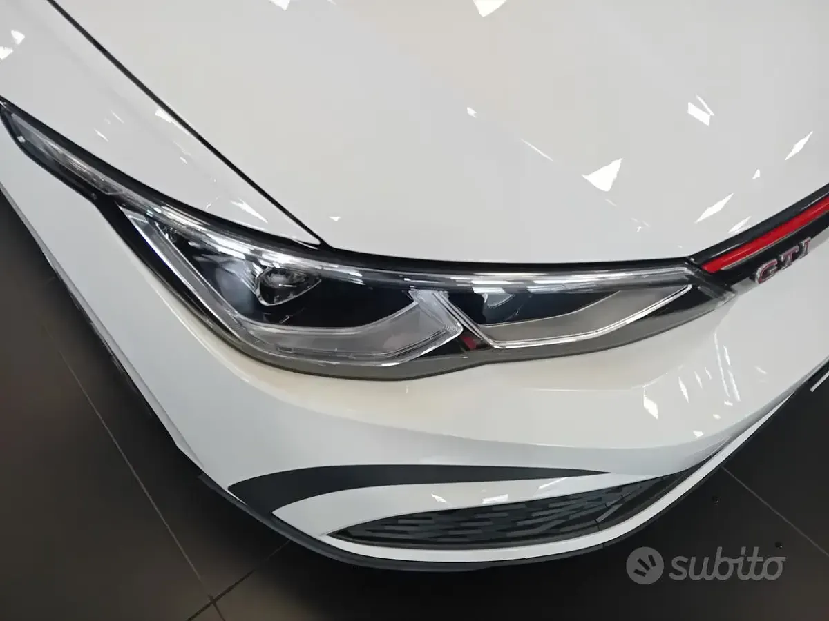 Usata VW Golf VIII GTI 245 CV (180 kW) 2024 Bianco Berlina