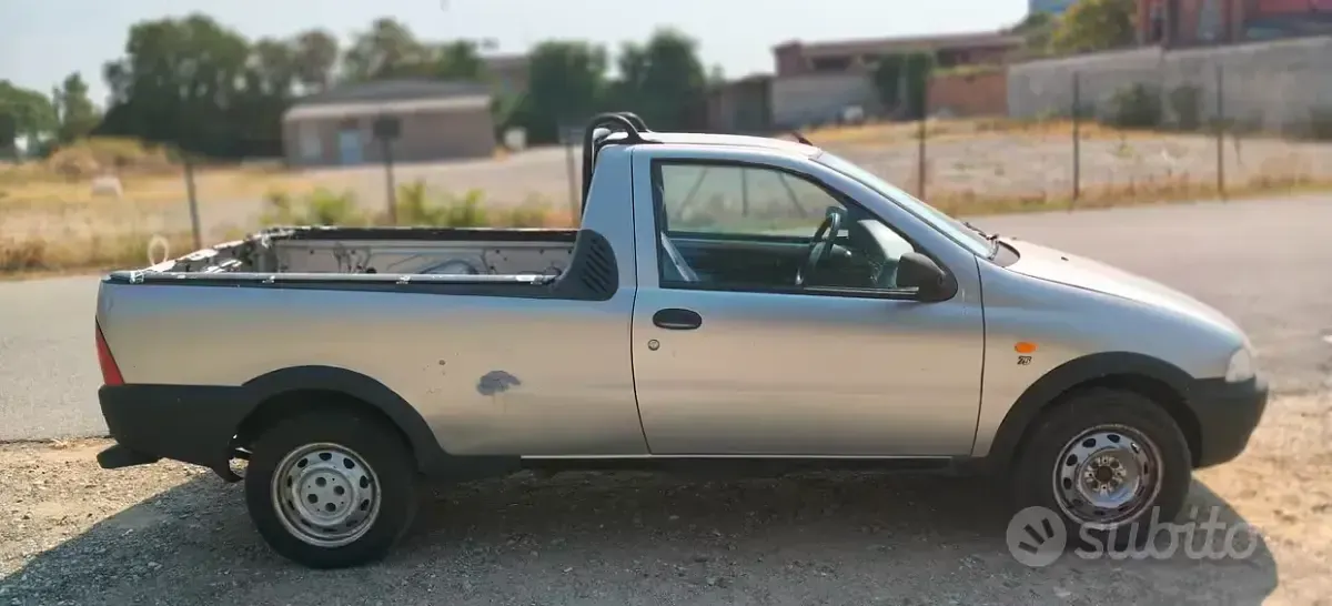 Usata Fiat Strada 73 CV (53 kW) 1999 Grigio Pick-up
