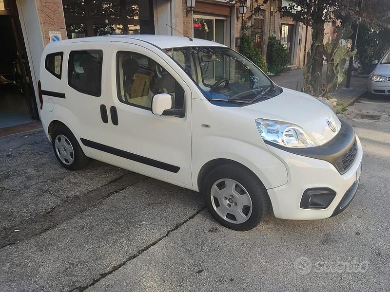 Bianco Usata 2018 Fiat Qubo Trekking Monovolume | 9500 € (Buon prezzo) - Immagine 1/4