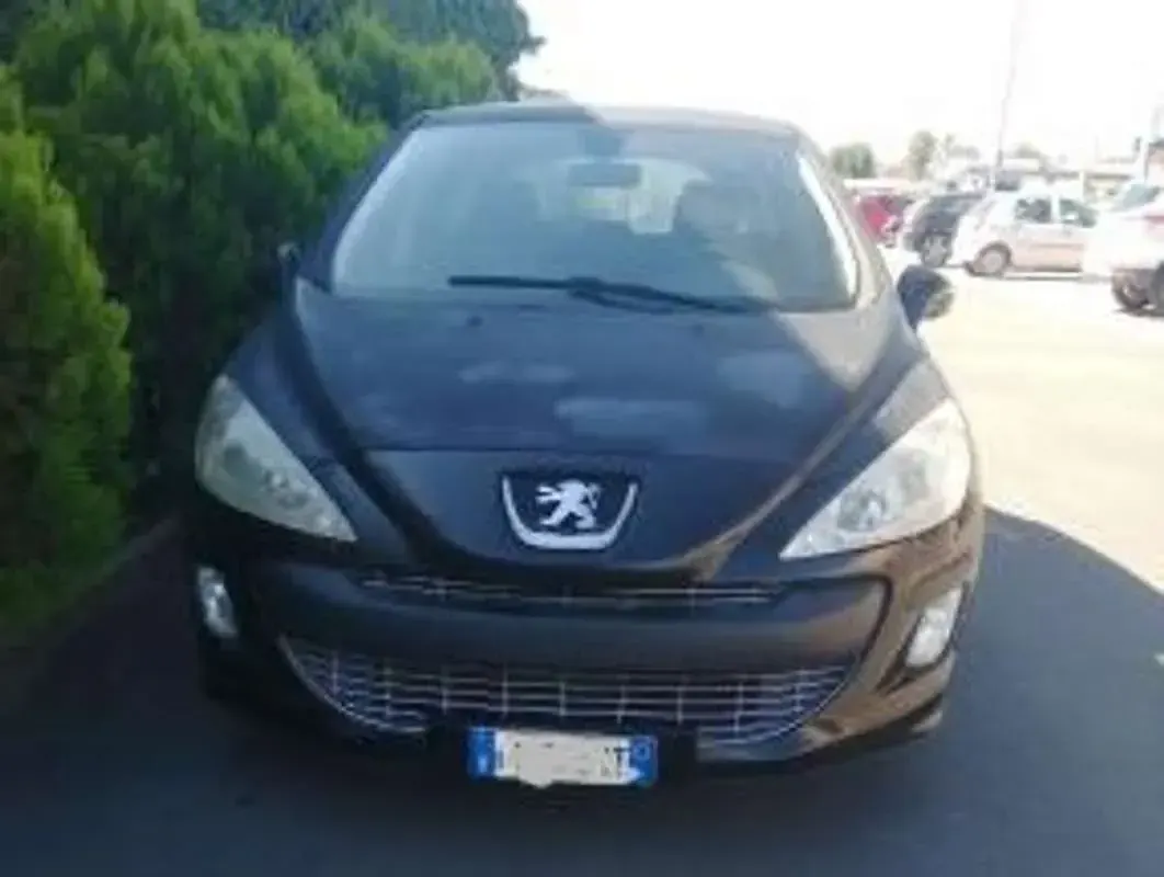 Usata Peugeot 308 109 CV (80 kW) 2008 Nero Berlina