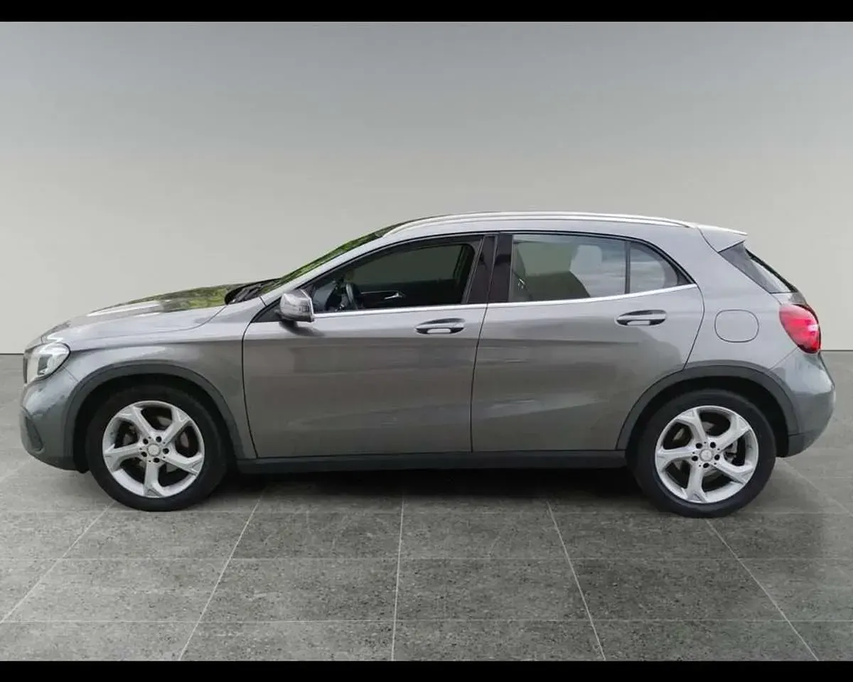 Gebraucht Mercedes GLA220 177 PS (130 kW) 2017 Grau SUV