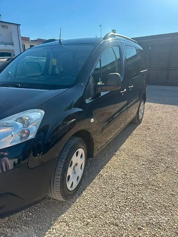 Usata Peugeot Partner 92 CV (67 kW) 2012 Nero Monovolume