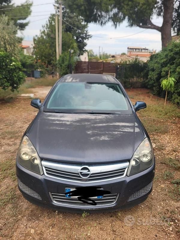 Usata Opel Astra 68 CV (50 kW) 2011 Blu Station wagon