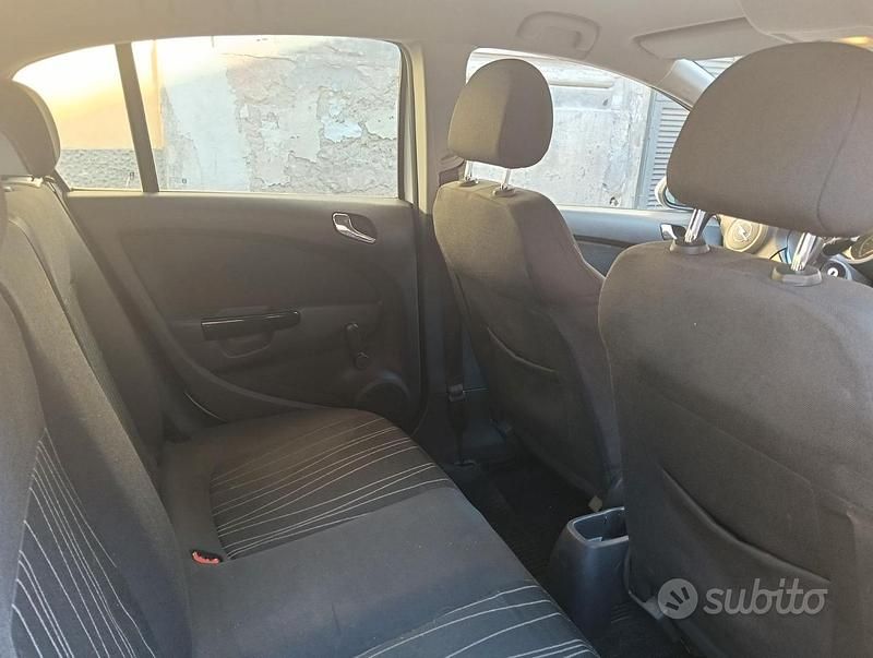 Usata Opel Combo 45 CV (33 kW) 2010 Bianco Monovolume