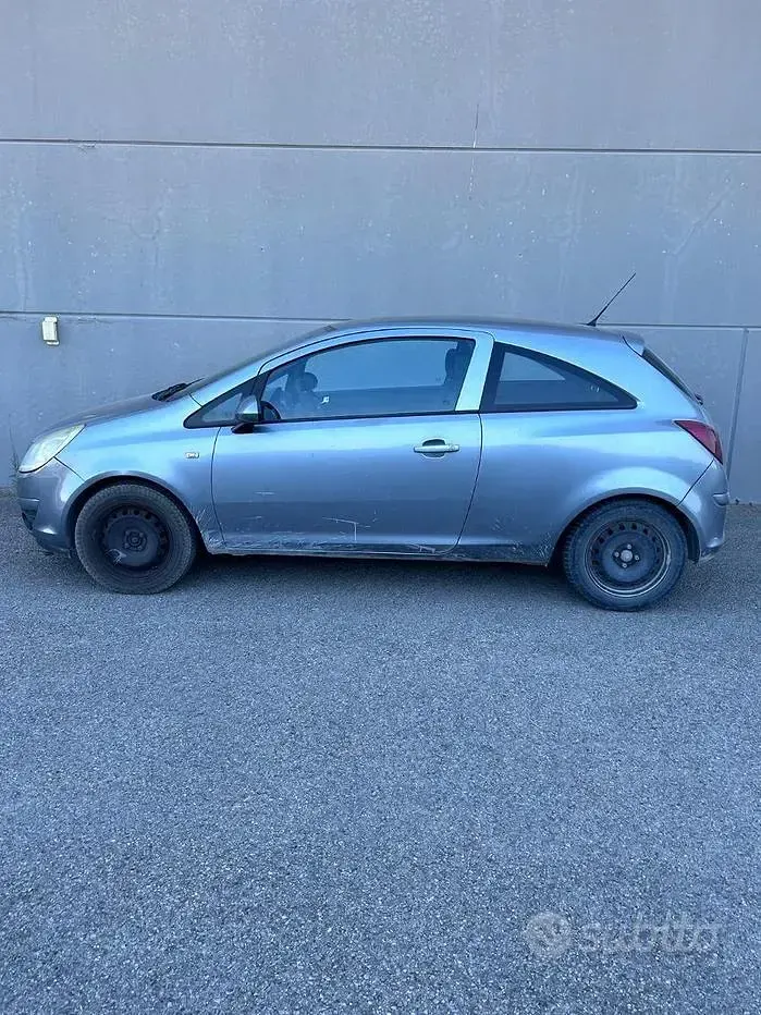 Usata Opel Corsa 75 CV (55 kW) 2009 Grigio Utilitaria