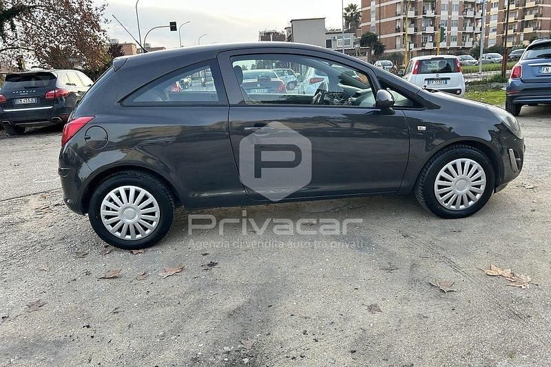 Usata Opel Corsa 75 CV (55 kW) 2013 Grigio Berlina