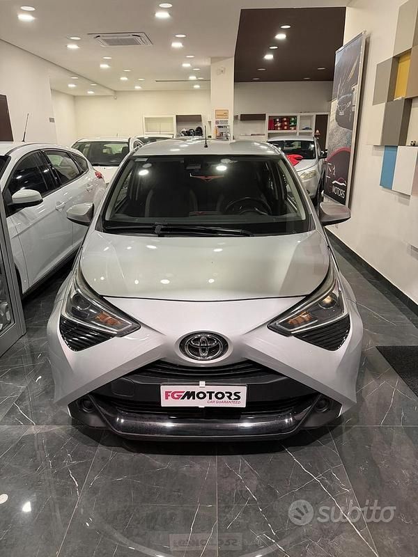 Usata Toyota Aygo Cool 72 CV (52 kW) 2018 Grigio Utilitaria