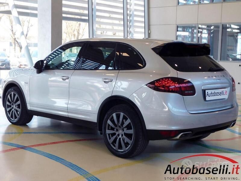 Usata Porsche Cayenne 250 CV (183 kW) 2014 Argento SUV