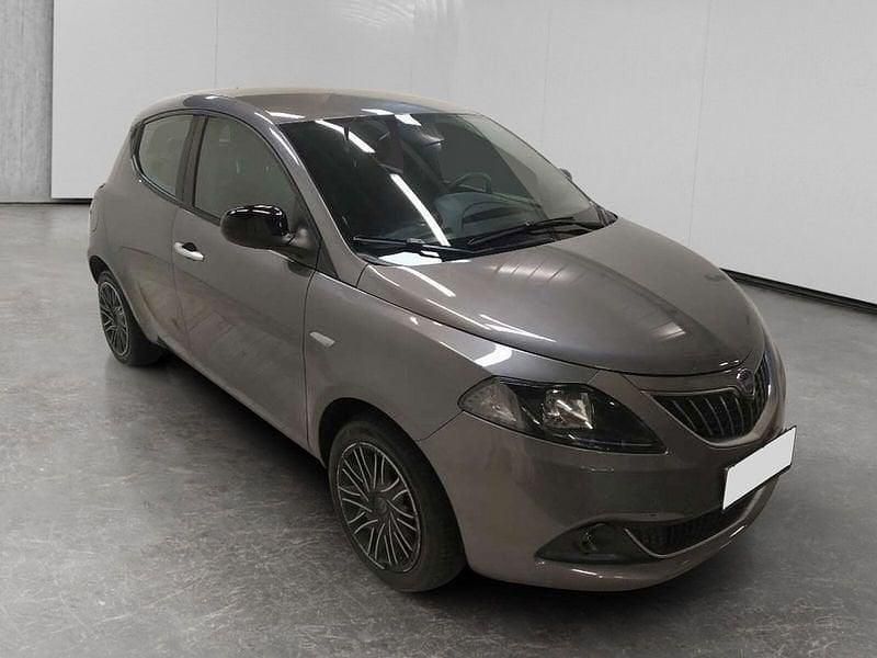Usata Lancia Ypsilon Gold 69 CV (50 kW) 2023 Grigio Utilitaria