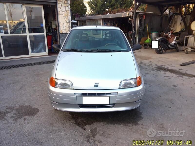 Grigio Usata 1999 Fiat Punto Due volumi | 1499 € (Buon prezzo) - Immagine 1/4