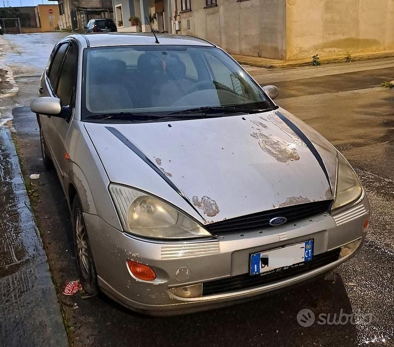 Usata Ford Focus 90 CV (66 kW) 2000 Berlina