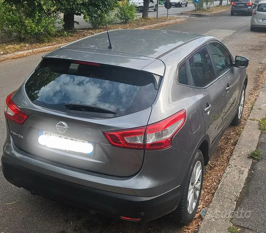Usata Nissan Qashqai 116 CV (85 kW) 2017 Grigio SUV