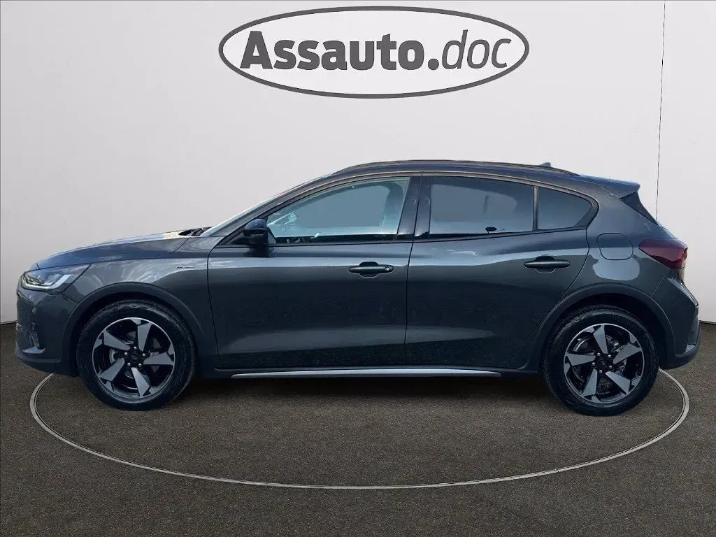 Begagnad Ford Focus Active 125 HK (91 kW) 2023 Grå SUV