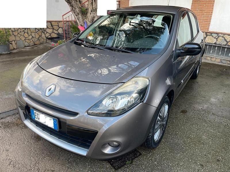 Usata Renault Clio II 103 CV (75 kW) 2011 Grigio Berlina