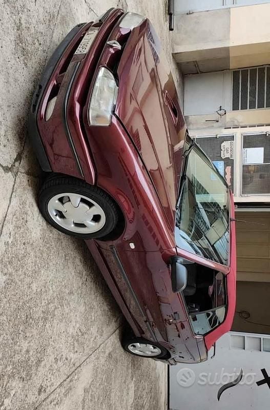 Usata Renault 19 135 CV (99 kW) 1992 Rosso Cabrio