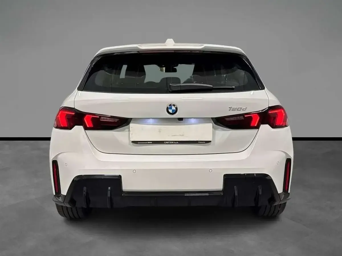 Nuova BMW 120 M Sport 163 CV (119 kW) 2026 Alpin white pastello Utilitaria