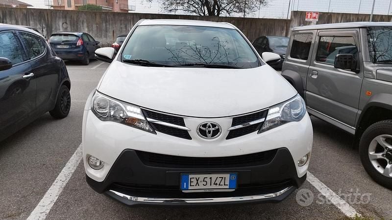 Begagnad Toyota RAV4 143 HK (105 kW) 2015 Vit SUV