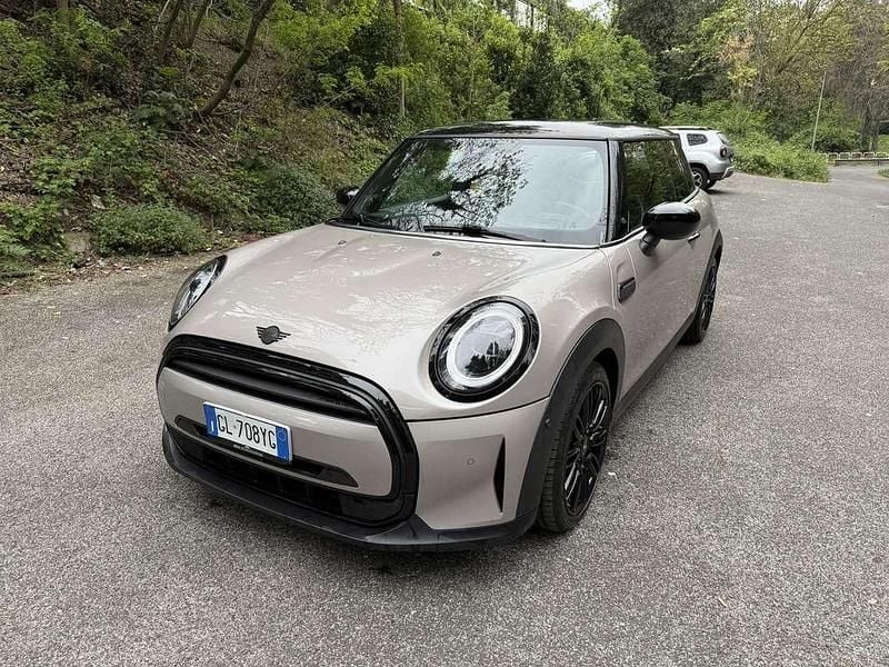 Usado Mini Cooper Premium Plus 136 CV (100 kW) 2023 Beige Utilitario